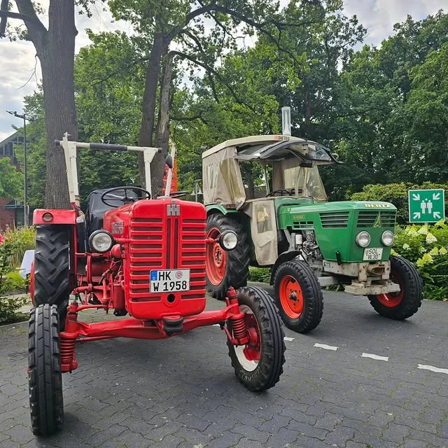 Historische Trecker — IHC und Deutz