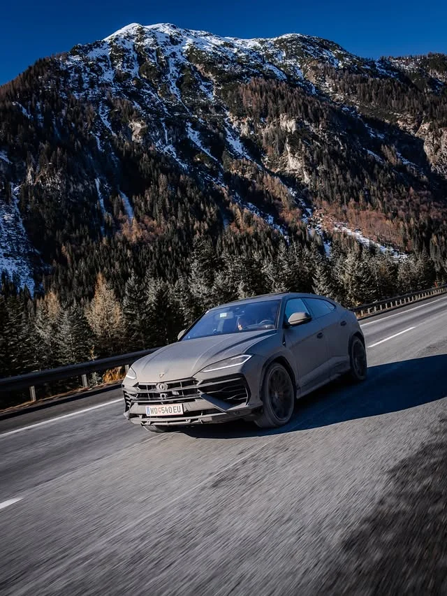 Lamborghini Urus auf der Alpen-Etappe